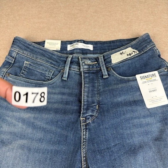 Signature Levi Strauss Totally Shaping Skinny Jeans 6S W28 L28 Blue Stretch - Picture 13 of 13